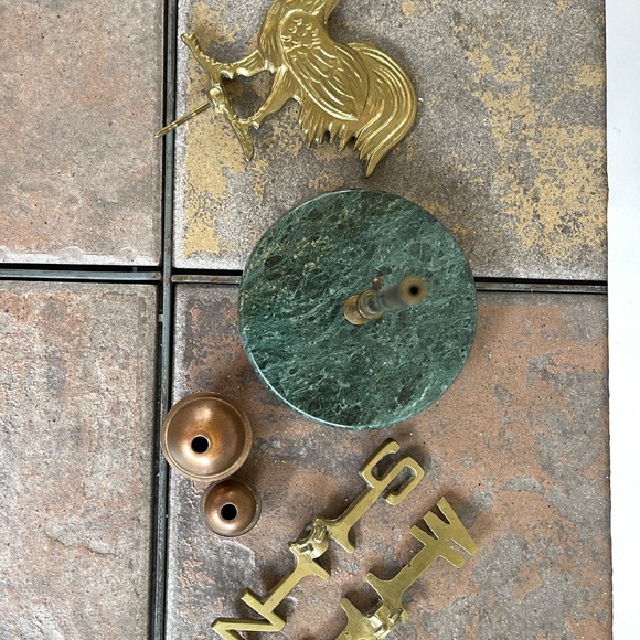 Unique vintage brass rooster weathervane tabletop decoration - Picture 6 of 9